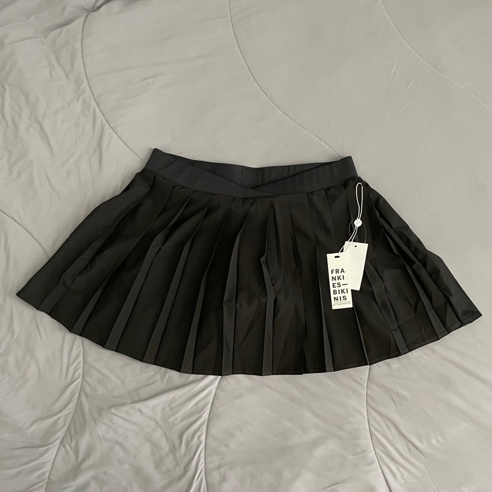 Frankie’s bikinis skirt